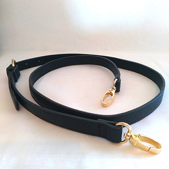 🎁 NWOT Nanette Lapore Black Crossbody Strap with Stunning Gold Hardware - Picture 8 of 10